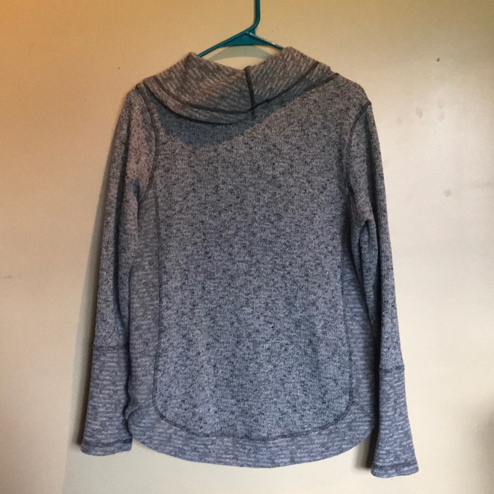 sweater - Picture 2 of 2